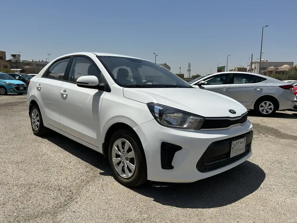 كيا بيجاس 2021 للبيع في الرياض اللون أبيض لوحة رقم د و ق 8421